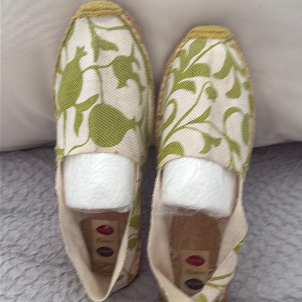 Floral Canvas Espadrilles - Green and Cream